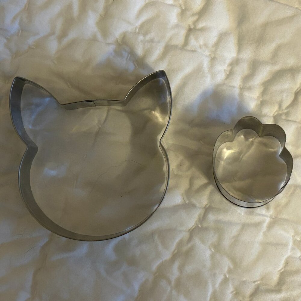 2 Cats Kittens Paw Prints Cookie Cutters Baking Biscuits Dessert Cakes Mold NEW